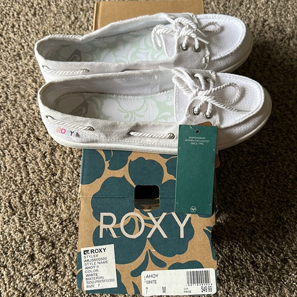 Size 7 Roxy Shoes - Picture 3 of 3